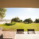 Olivia Estate With Private Swimming Pool فيلة *