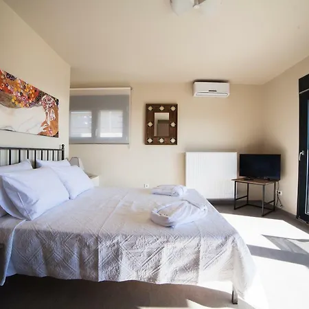 Olivia Estate With Private Swimming Pool *