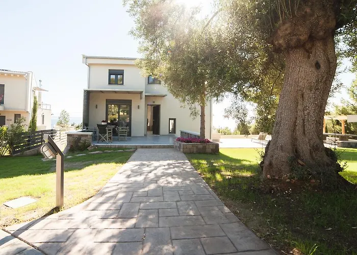 Villa Olivia Estate With Private Swimming Pool