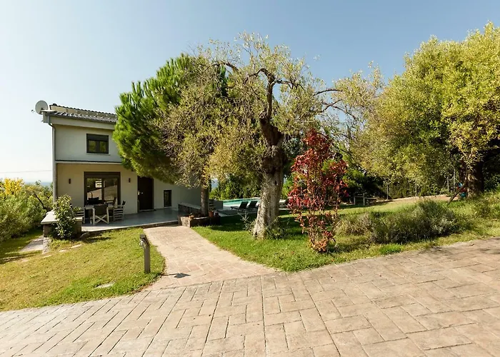 Villa Olivia Estate With Private Swimming Pool *
